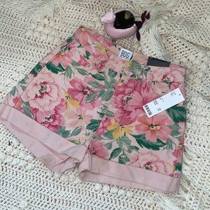 BDG Floral Women's Shorts - Pink and Green. 100% Cotton 🌱